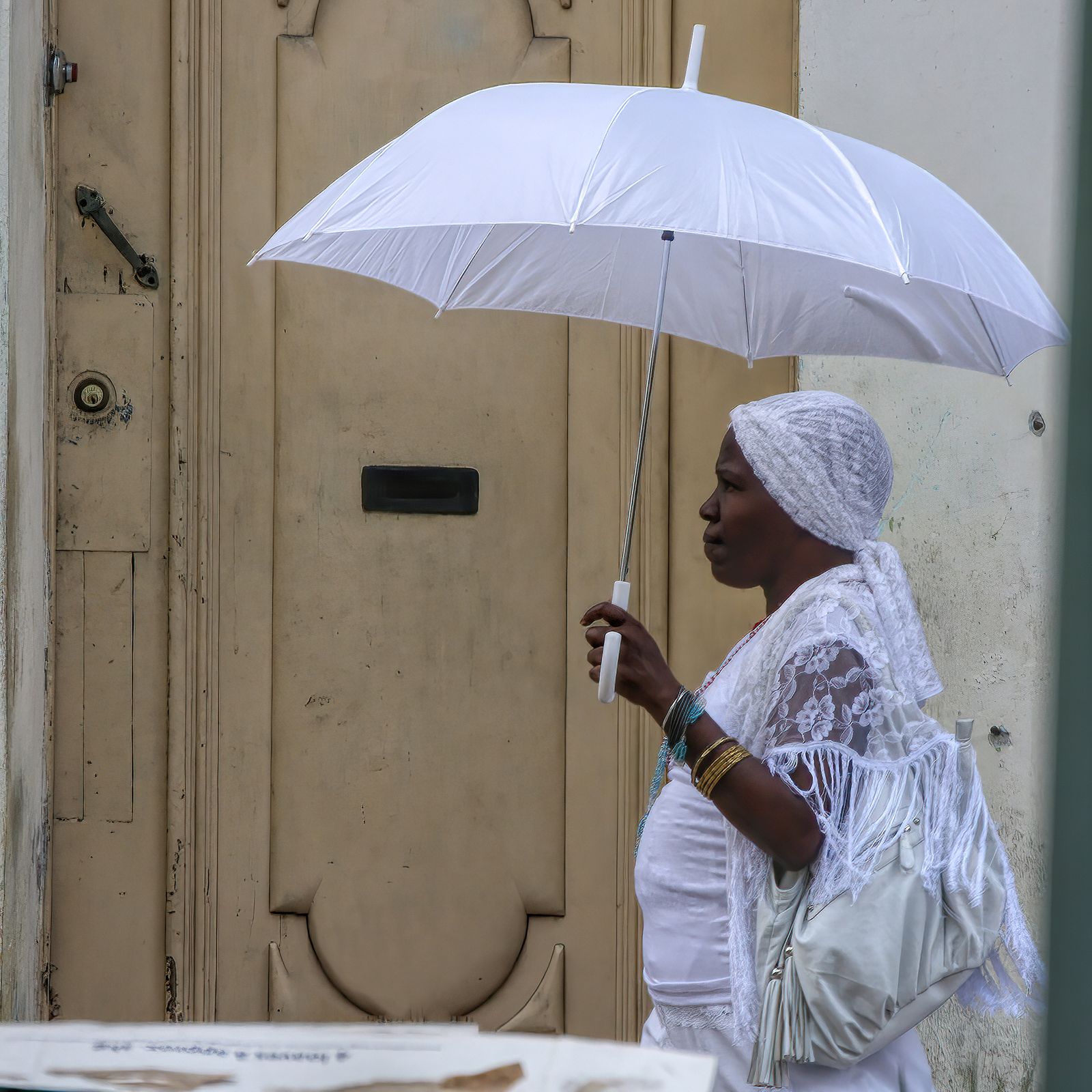 Woman in White, Havana